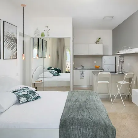 Close To The Sea Apartment *